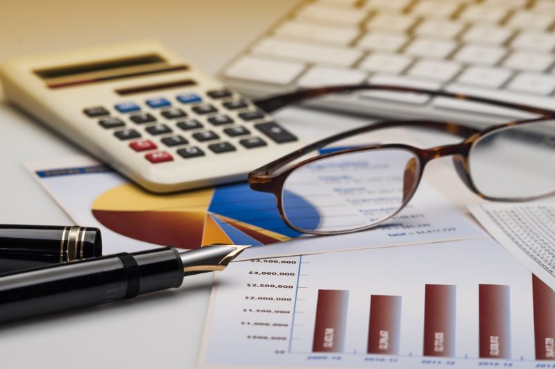 accounting-services-calculator-glasses-min