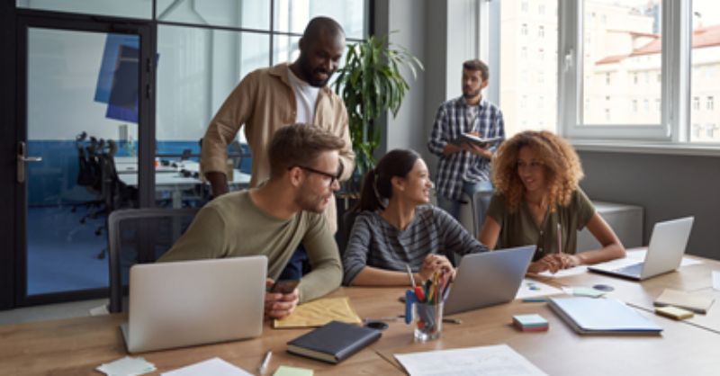 payroll-services-happy-employees-min