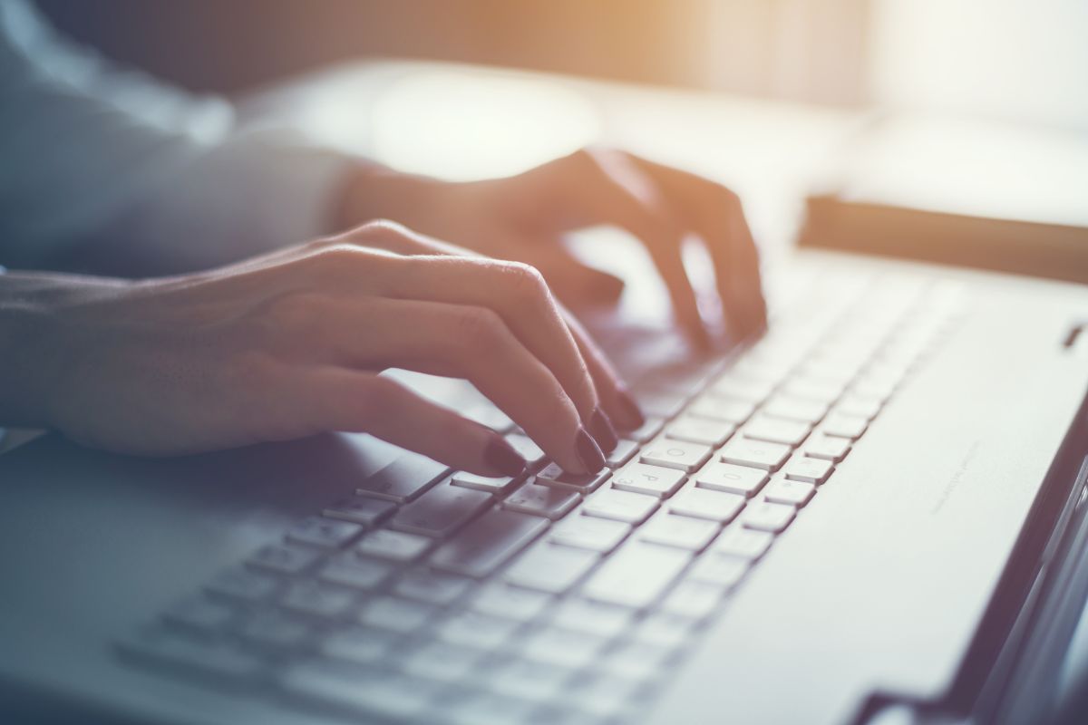 accounting-services-small-business-south-africa-laptop-working-min