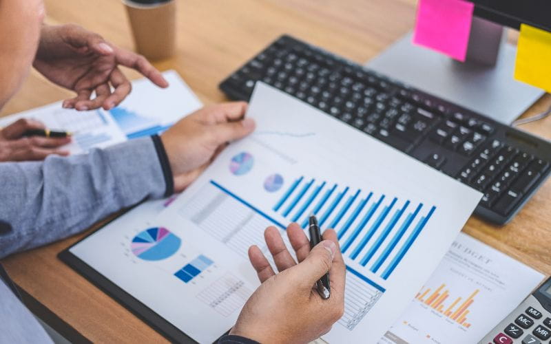 accounting-for-small-business-south-africa-business-team-meeting-working-with-new-startup-project-discussion-and-analysis-data-the-charts-and-graphs-computer-using